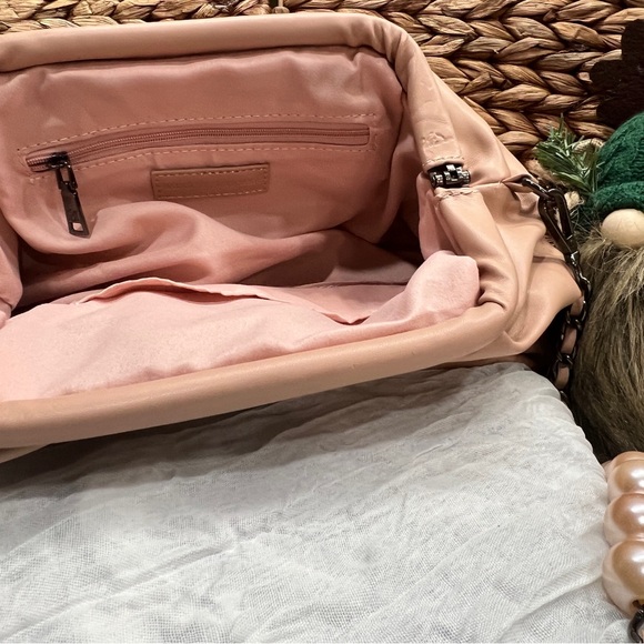 Badgley Mischka Blush Vegan Leather Bag - Picture 6 of 11